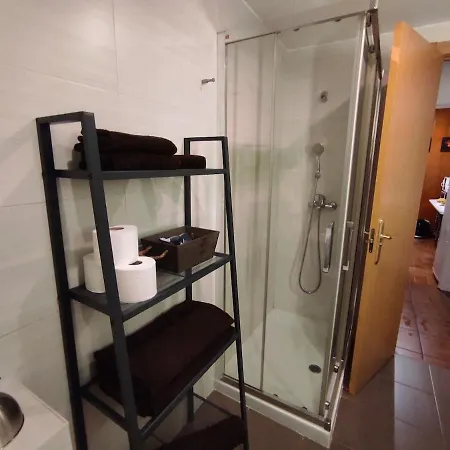 Encantador Con Garaje Apartman