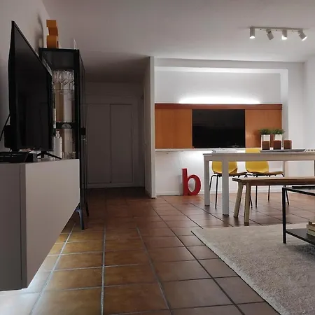 Encantador Con Garaje 아파트