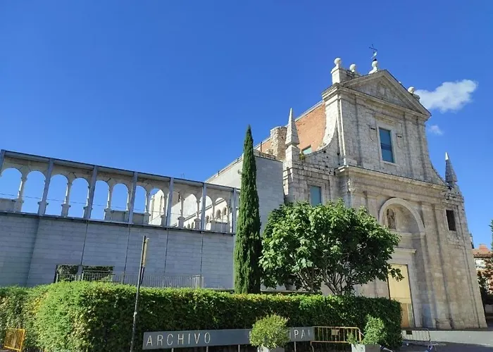 Encantador Con Garaje 바야돌리드